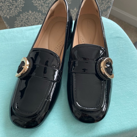 Clarks Daiss 30 Black Patent Shoes size 9.5 NIB - Picture 6 of 7